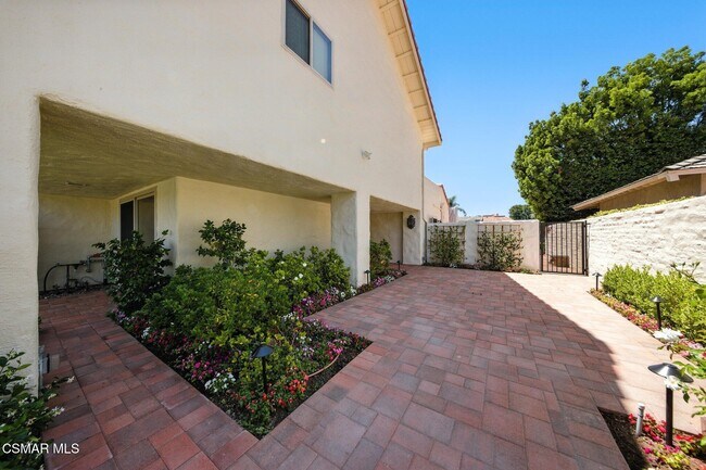 Building Photo - 3825 Charthouse Cir