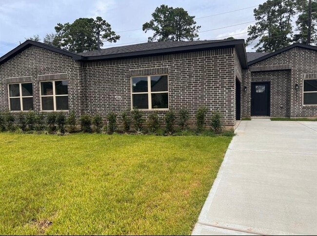 Building Photo - 2610 Piemonte Ave