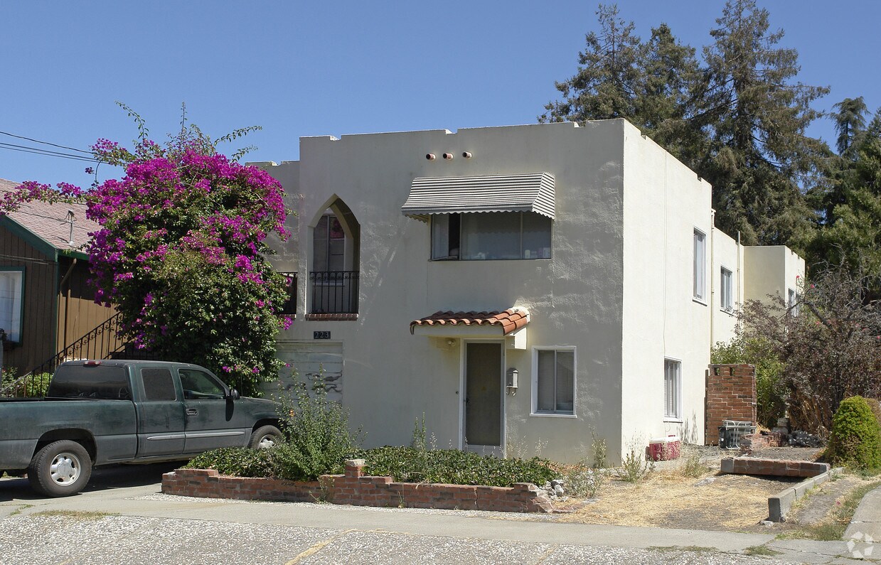223 Garretson Ave, Rodeo, CA 94572 Apartments in Rodeo, CA