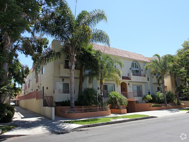 Primary Photo - 1726 Stoner Ave
