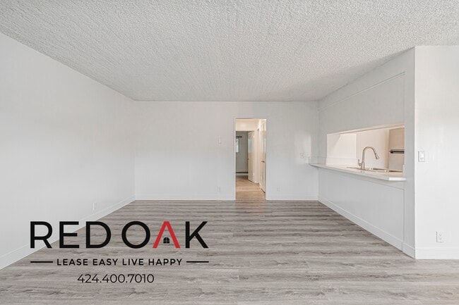 Foto del edificio - 10535 Lindley Ave