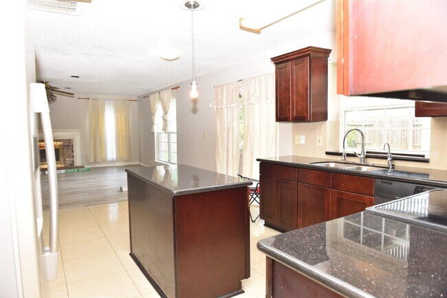 Foto del edificio - 9211 Rocky Valley Dr