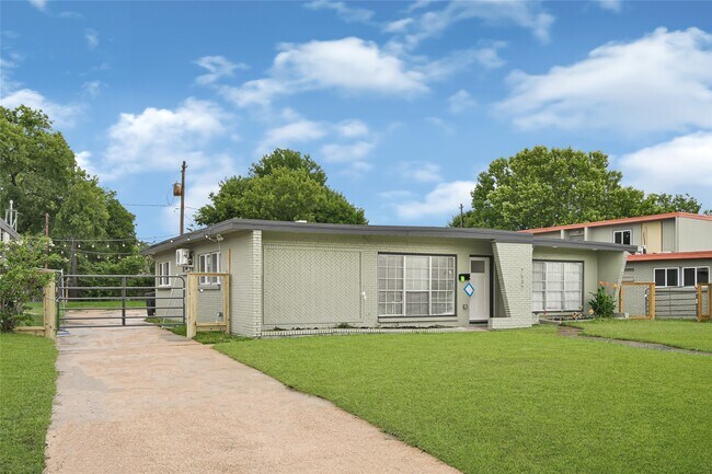 Foto del edificio - 7537 Westover St
