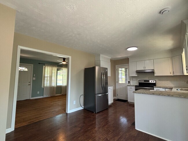 Building Photo - 283 Channing Dr