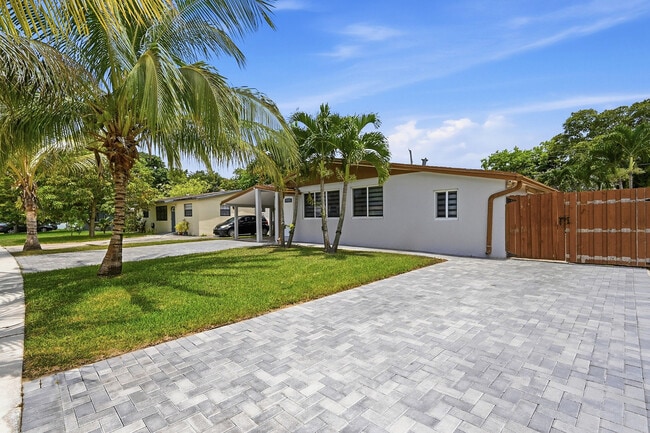 Building Photo - 4380 NW 59th Ct