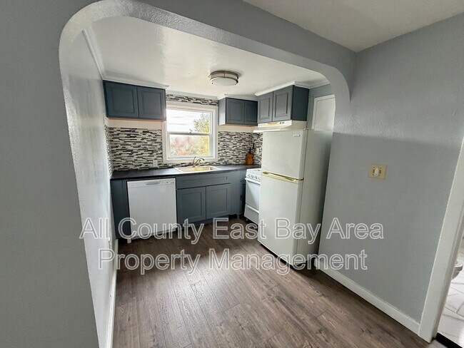 Foto del edificio - 716 Gateview Ave