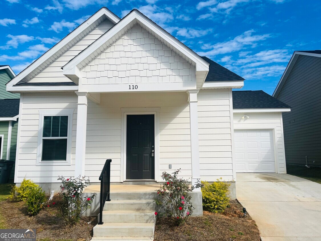 Primary Photo - 110 Lenox Cir