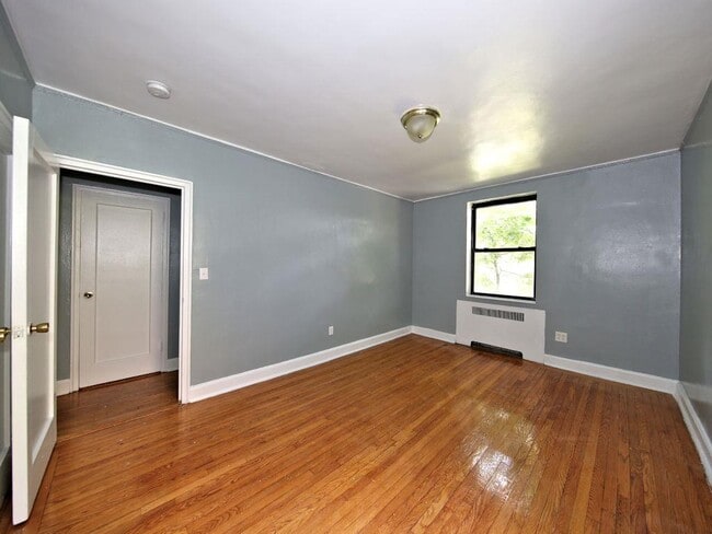 Foto del edificio - 412 Larchmont Acres