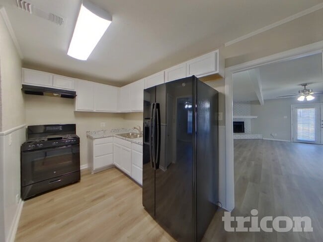 Foto del edificio - 737 SE 3rd St