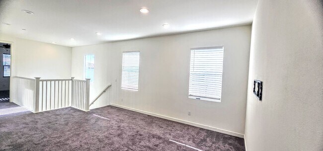 Foto del edificio - Gorgeous 4 Bedroom 4Bath Home With Solar a...
