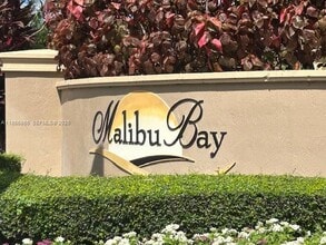 Building Photo - 925 NE 34th Ave