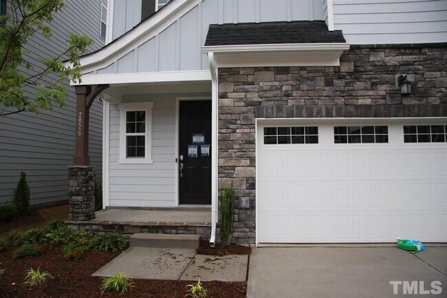 Building Photo - 2926 Thirlestane Dr