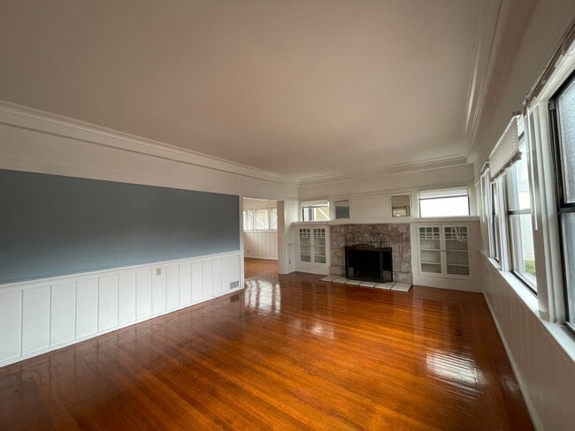 Building Photo - 316 Forest St
