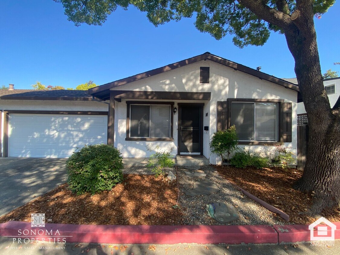 Primary Photo - 761-769 1st Street W