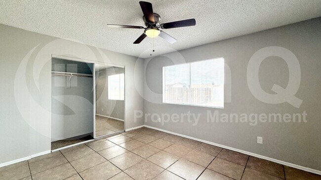 Foto del edificio - 4712 E Fremont St