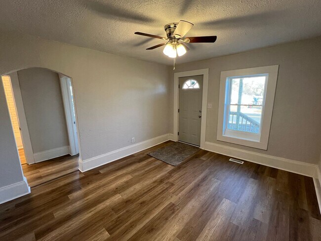 Foto del edificio - Beautiful 2 Bedroom 1 Bath House