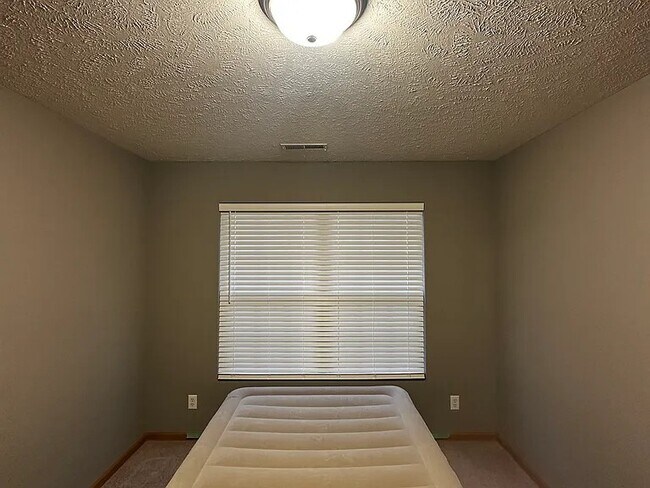 Foto del edificio - 5576 Bastian Blvd