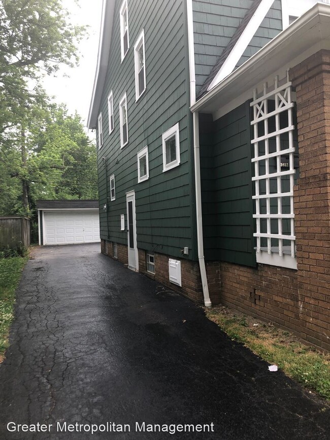 Building Photo - 4 br, 1.5 bath House - 3657 Silsby Road