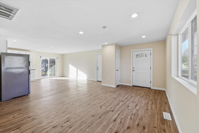 Foto del edificio - 6429 Timber Dr