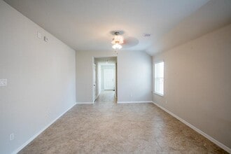 Building Photo - 12111 Parade Park Pl