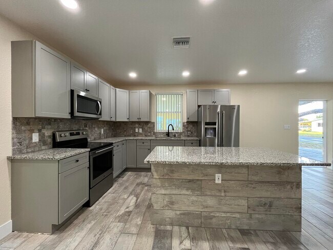 Building Photo - 321 Cornell Ave