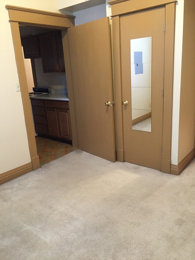 Building Photo - The Uptown Apartments