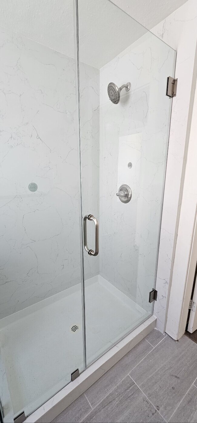 Foto del edificio - **Move-in special: 50% off first month!** ...