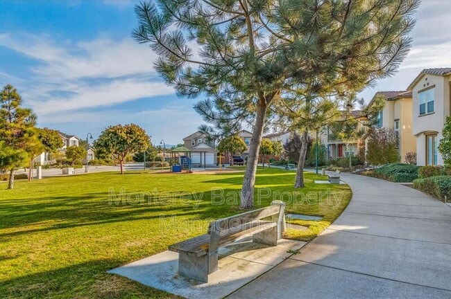 Building Photo - 480 Palisade Dr