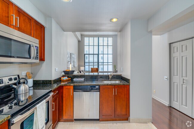 1BR, 1BA - 700SF - Kitchen - Packard Building Apartments