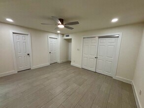 Building Photo - 2121 Fountain View Dr