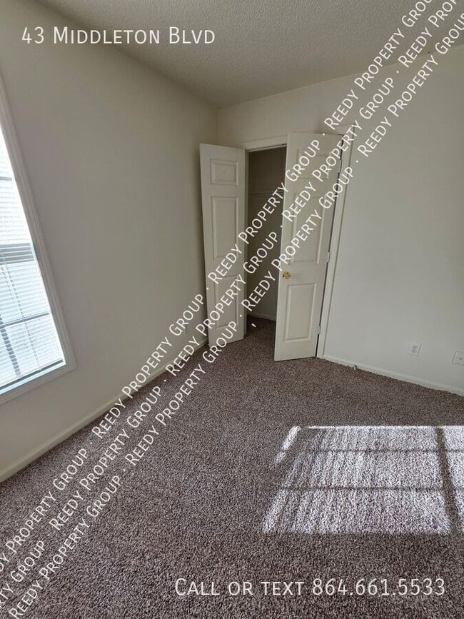 Foto del edificio - 43 Middleton Blvd