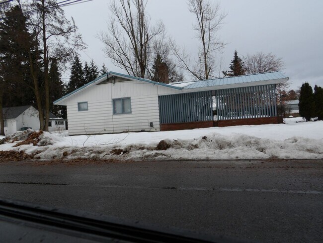 Building Photo - Unique home in CDA