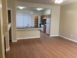 Building Photo - 12906 Merlot Dr