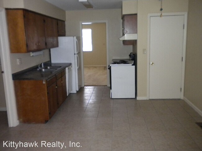 Building Photo - 3013 Creekview Cir
