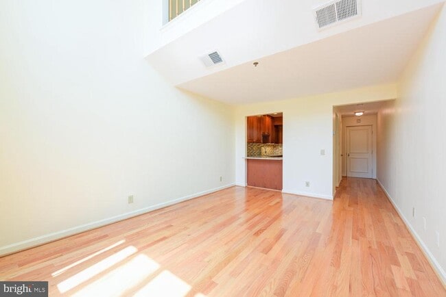 Building Photo - 115 N Lee St