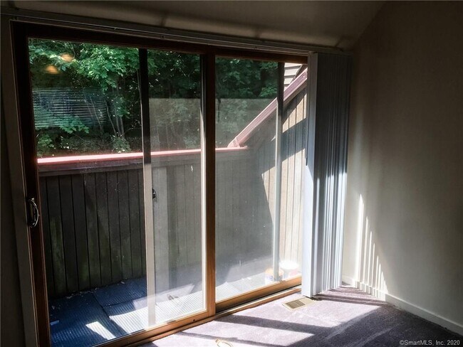 Foto del edificio - 96 Montoya Dr