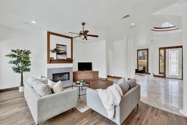 Building Photo - 324 Rolling Oaks Ridge