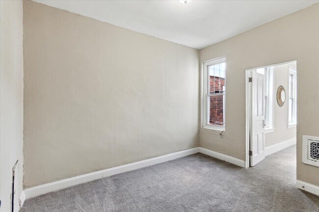 Building Photo - Beautiful and updated home for rent in Ove...