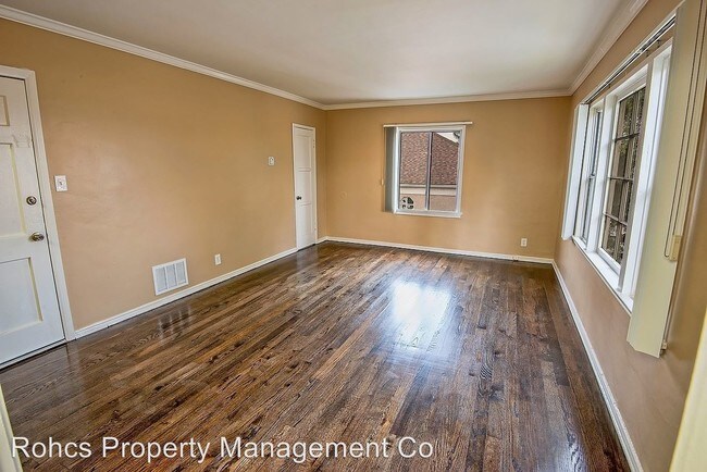 Building Photo - 506 N Normandie Ave