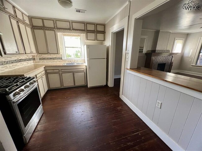 Foto del edificio - 3107 Ave R