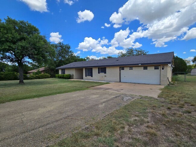 Building Photo - PRICE REDUCTION - AVAILABLE NOW!