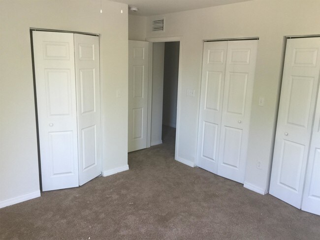 Building Photo - 2105 Oak Chace Ct