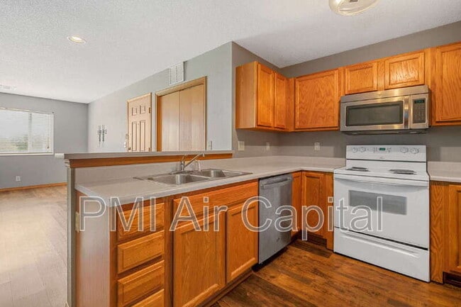Foto del edificio - 333 S Tyler Rd