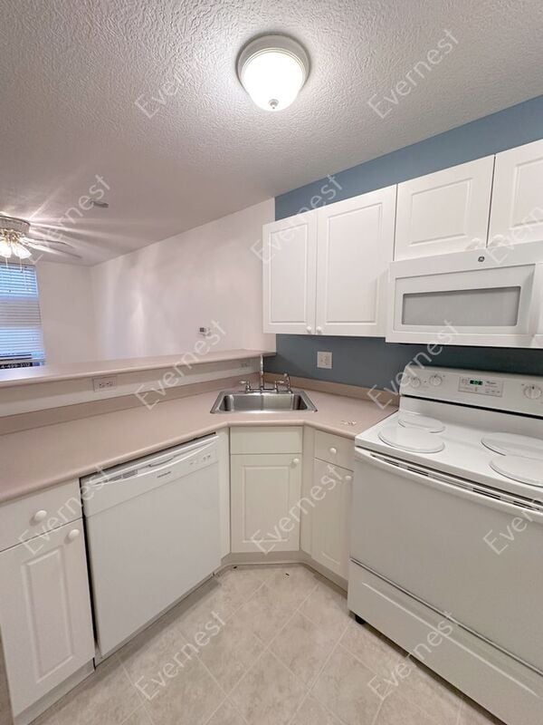 Building Photo - 7026 Gallant Fox Dr