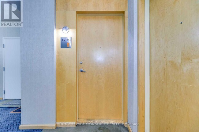 Photo du bâtiment - 3939 Duke of York Blvd