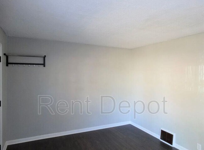 Building Photo - 1141 Bayard Park Dr