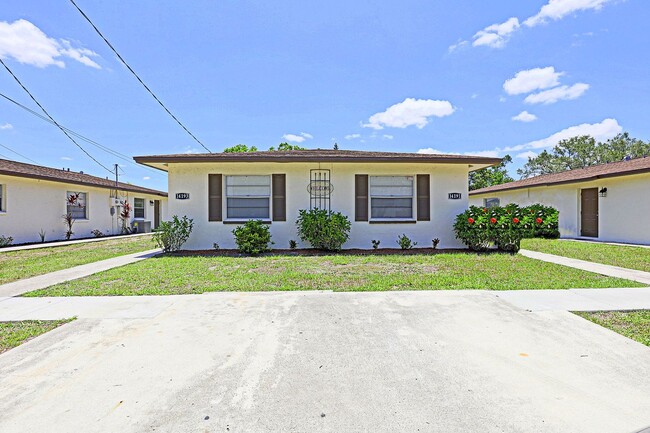 Foto del edificio - Duplex Fort Myers 14193