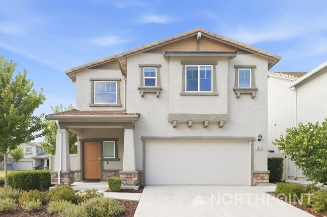 3 BR/2.5BA | Newly Renovated Single Family Home | 1-Car Covered Parking | Nice backyard - 3 BR/2.5BA | Newly Renovated Single Family Home | 1-Car Covered Parking | Nice backyard