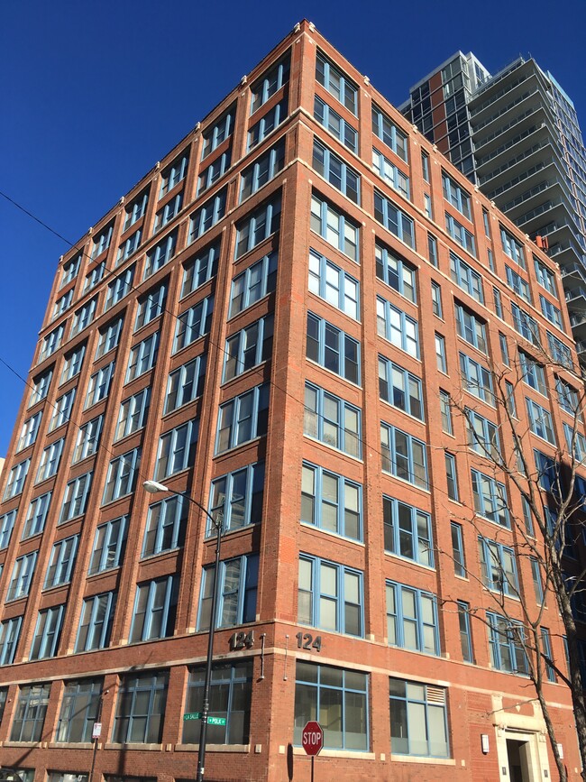 Building Photo - 124 W Polk St