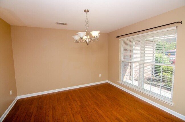 Building Photo - Chapmans Retreat home